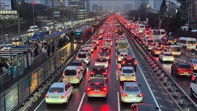 İstanbul'da akşam saatlerinde trafik yoğunluğu yüzde 85'e çıktı