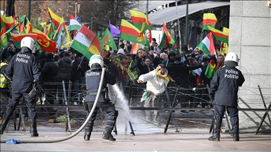 Brüksel'de polis memurlarını yaralayan terör örgütü YPG/SDG yandaşları tutuklandı