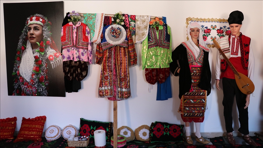 Bulgaristan'ın Müslüman Ribnovo köyünde binlerce yıllık "Gelina" düğün geleneği sürdürülüyor