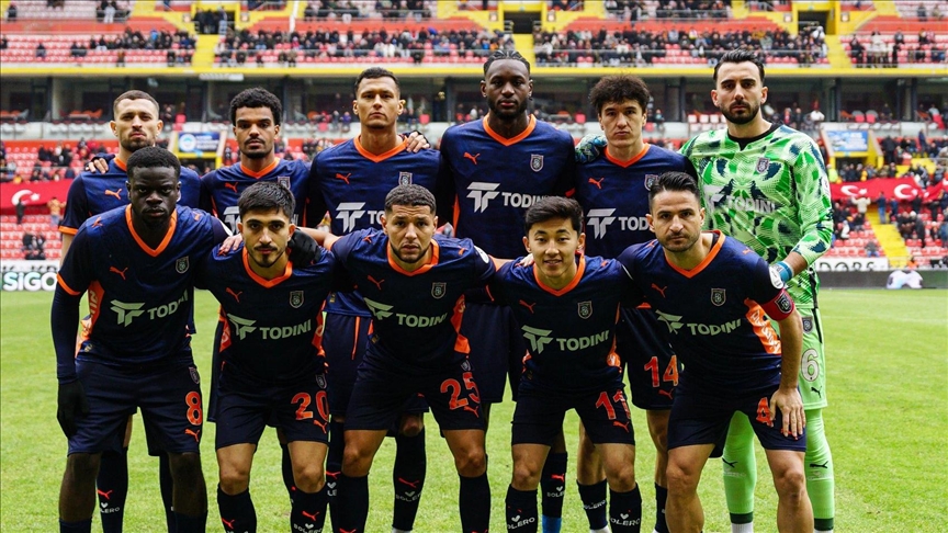 قدم.. باشاك شهير يحقق انتصاره الرابع تواليا في الدوري التركي