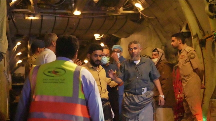 إخلاء طبي سعودي لجرحى عسكريين يمنيين من عدن