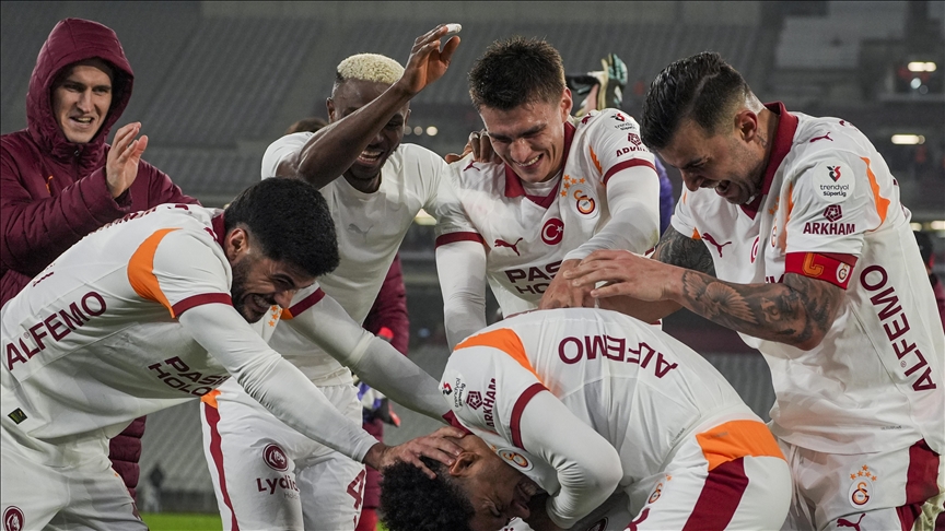 قدم.. البرازيلي غابرييل سار يقود غالاطة سراي للفوز على قرة جمرك