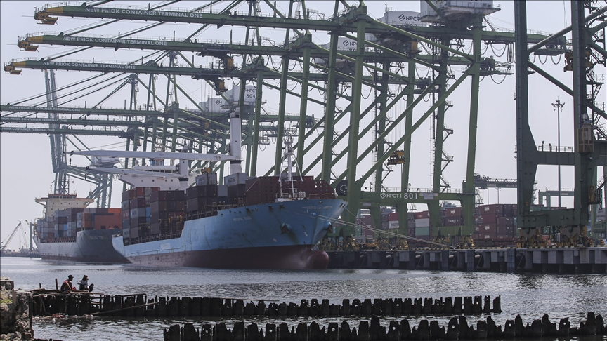 Libya signs energy deals to boost production, investment