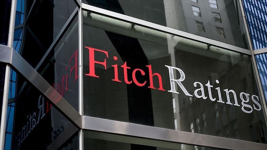 Fitch revoit à la hausse les perspectives de la Türkiye et confirme sa note BB-