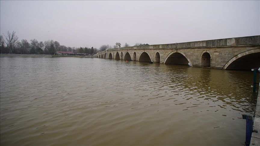 Meriç ve Tunca nehirlerinde debi yağışlarla yükseldi 