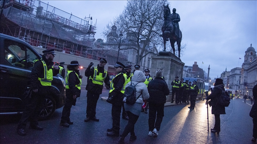Two women attacked by supporters of terror group YPG/SDF in London
