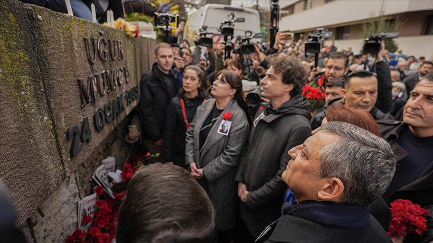 Gazeteci-yazar Uğur Mumcu, ölümünün 33. yılında anıldı