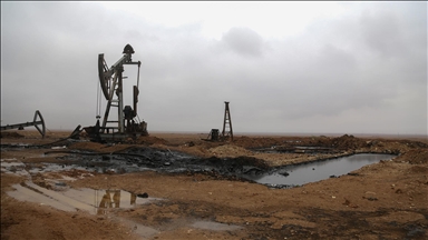 Suriye'de terör örgütü YPG'den alınan bölgelerde petrol çıkarılmaya başlandı