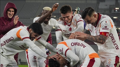 قدم.. البرازيلي غابرييل سار يقود غالاطة سراي للفوز على قرة جمرك