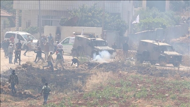 الضفة.. إصابة 3 فلسطينيين في هجوم لمستوطنين شرق نابلس