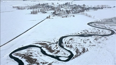 Li Qersê dîmenê gund û çemên di nava berfê da mane bi dronê hat kişandin