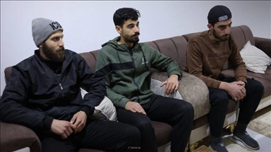 الأمن السوري يحرر 3 مختطفين بالسويداء ويسلمهم لذويهم 