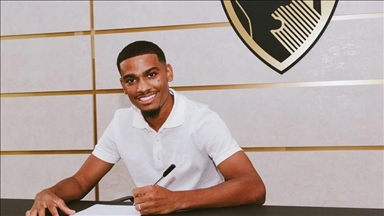 قدم.. المغربي أمين عدلي يمنح بورنموث فوزا مثيرا أمام ليفربول