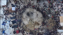 Trabzon'da "Uzungöl Kış Festivali"nde dev horon halkası oluşturuldu