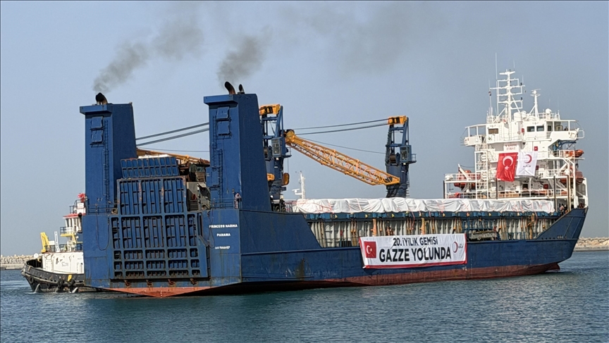 Gazze’ye 1400 tonluk insani yardım taşıyan Türk Kızılay gemisi El Ariş limanına ulaştı