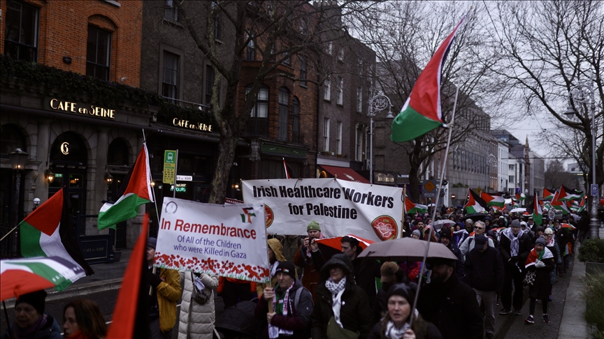 أيرلنديون في دبلن يحتجون على انتهاكات إسرائيل في غزة