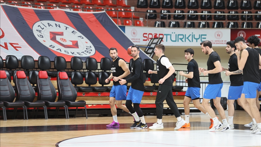 Gaziantep Basketbol zirveden inmek istemiyor
