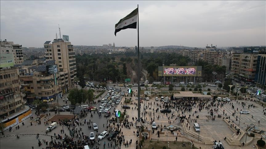 السلطات السورية ترسل 24 شاحنة مساعدات إلى عين العرب