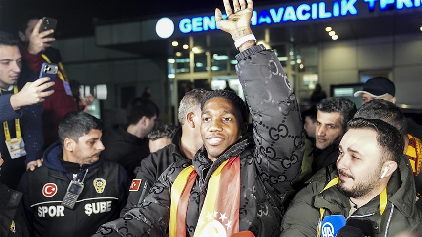 Kolombiyalı futbolcu Yaser Asprilla, Galatasaray için İstanbul'a geldi