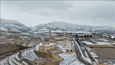 بين صمت الشتاء وهمس الحضارة.. آثار "حسن كيف" التركية بوشاح أبيض