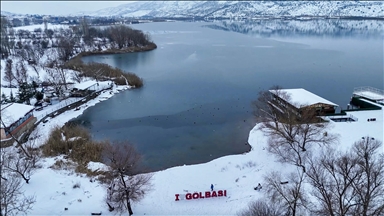 Gola Golbaşiyê qeşa girt