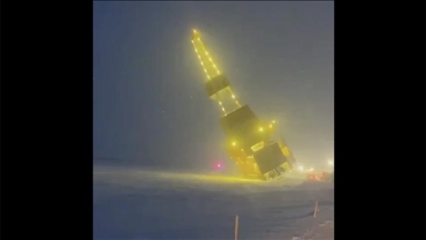 В районе Норт-Слоуп на севере штата Аляска перевернулась буровая установка