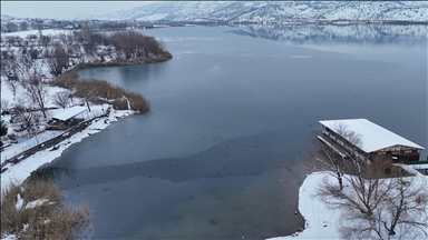 Gölbaşı Gölü buz tuttu