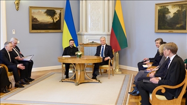 Зеленский проинформировал президента Литвы об итогах трехсторонних переговоров в Абу-Даби