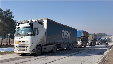 Hikûmeta Sûriyeyê barê 24 wesayîtan alîkarî şand Eynulerebê