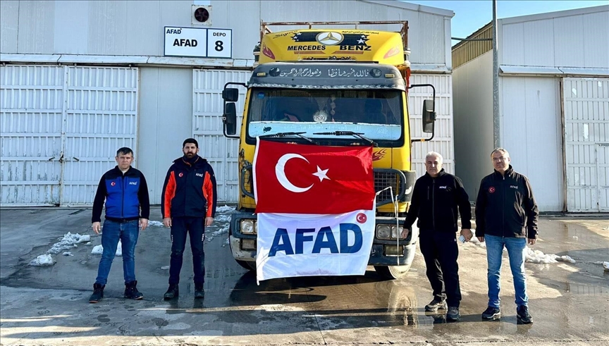 Türkiye envía 11 camiones con ayuda humanitaria al municipio siro de Aynu’l-Arab en el norte de Siria