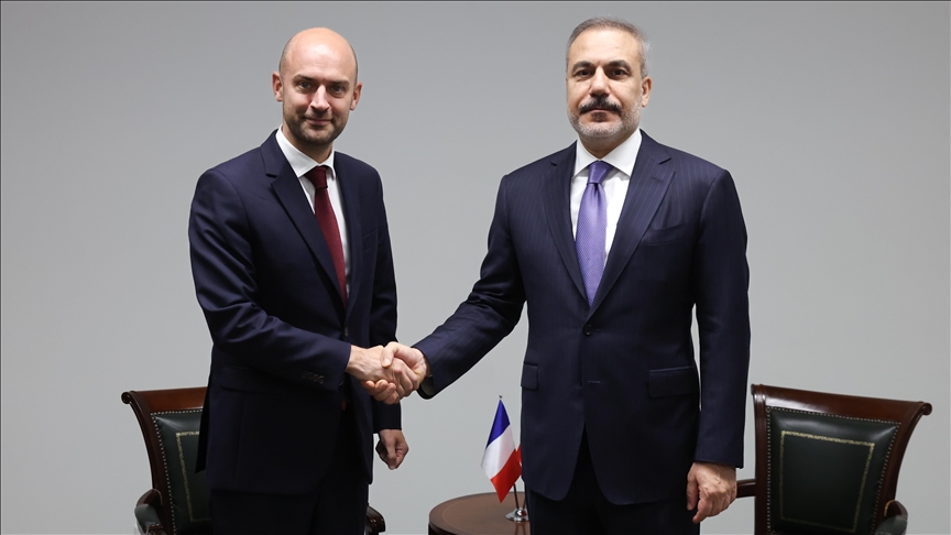 Bakan Fidan, yarın Türkiye'yi ziyaret edecek Fransız mevkidaşı Barrot ile ikili ilişkileri görüşecek