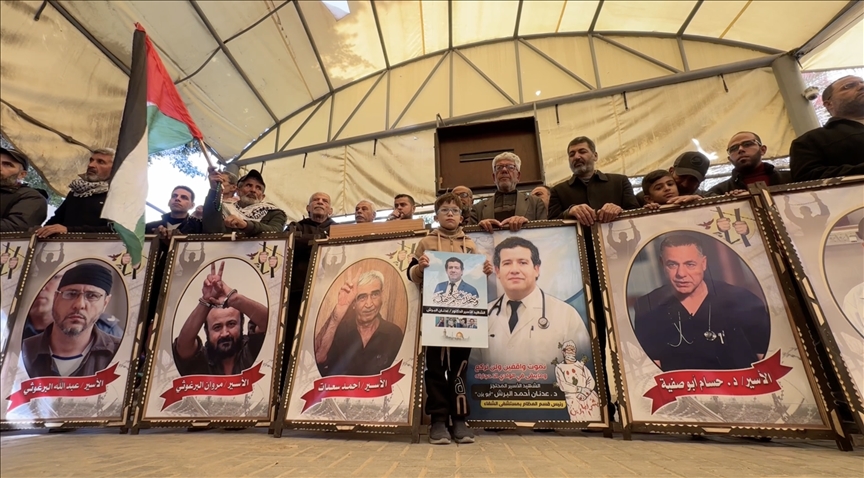 غزة.. فلسطينيون يتضامنون مع ذويهم المعتقلين بسجون إسرائيل (تقرير إخباري)