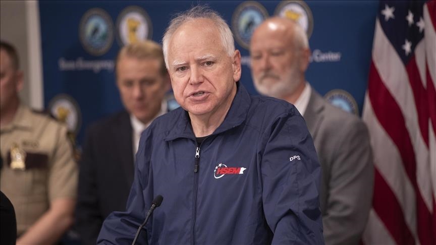 Minnesota governor calls on Trump to withdraw federal agents in wake of 2nd killing of US citizen
