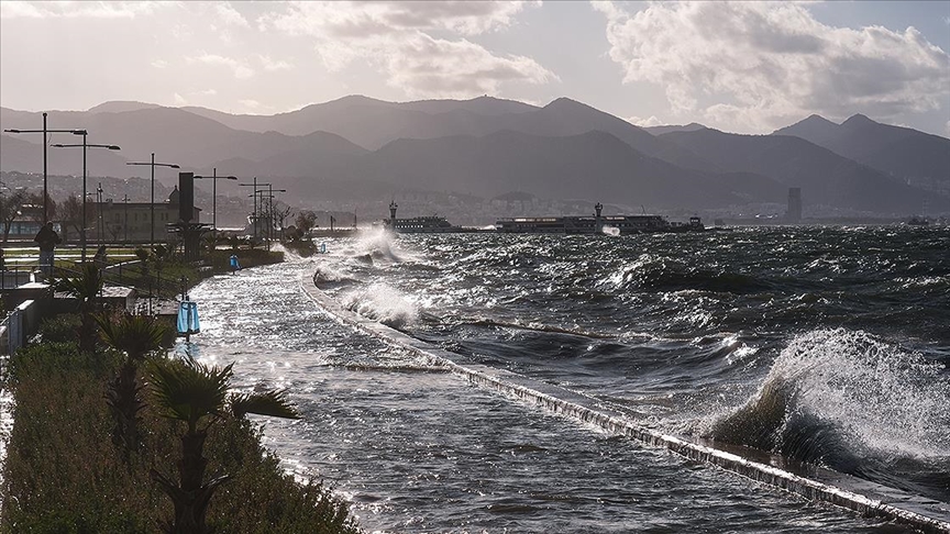 Doğu Akdeniz'de fırtına, Ege ve Batı Karadeniz'de kuvvetli rüzgar bekleniyor