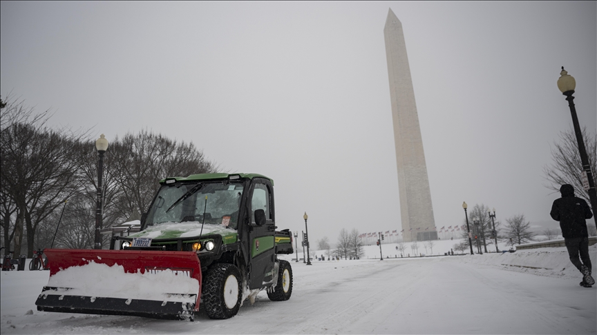 At least 6 dead as massive winter storm cripples US