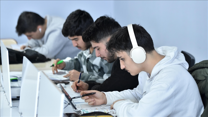 "Etüt Van Projesi"yle 4 yılda 120 bin kişi ücretsiz eğitimle sınavlara hazırlandı