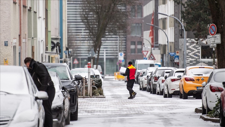 Freezing weather disrupts travel, causes accidents across Germany