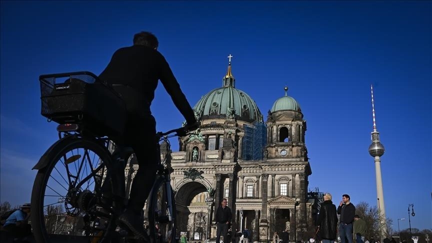 Germany's business climate index stable in January