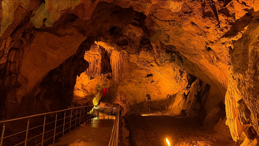 Gökgöl ve Mencilis mağaraları 2025'te 130 binden fazla ziyaretçiyi ağırladı