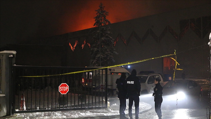 Al menos 3 muertos tras una gran explosión en una fábrica de galletas en la ciudad griega de Trikala