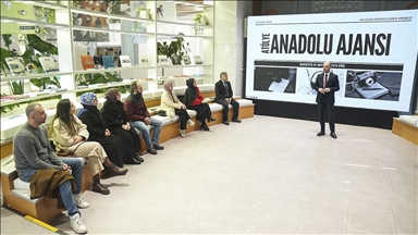 Öğretmenlerden AA İstanbul Uluslararası Haber Merkezine ziyaret
