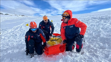 Van'da AFAD ekiplerine yönelik çığda arama kurtarma eğitimlerinin birinci etabı tamamlandı