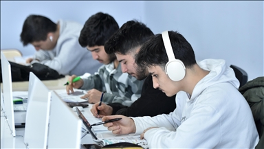 "Etüt Van Projesi"yle 4 yılda 120 bin kişi ücretsiz eğitimle sınavlara hazırlandı