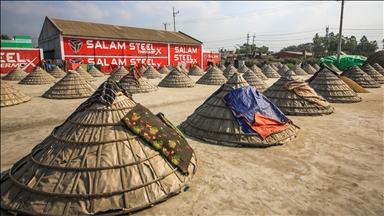  Земјоделците во Бангладеш комбинираат традиционални методи и модерни технологии за сушење на земјоделските производи