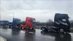 Превозниците со блокада на граничните премини, бараат решение за престојот во шенген-зоната