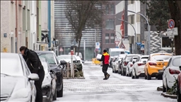 Студеното време го наруши сообраќајот и предизвика несреќи низ Германија