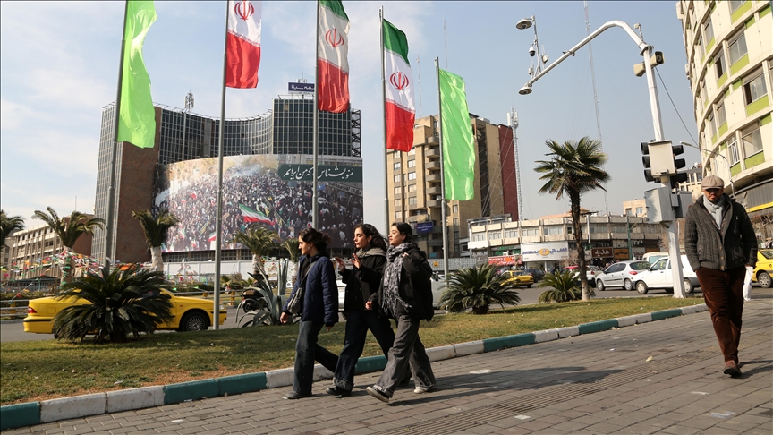 حديث أمريكي عن هجوم "سريع" محتمل ضد إيران وسط قلق بالشرق الأوسط (تقرير إخباري)