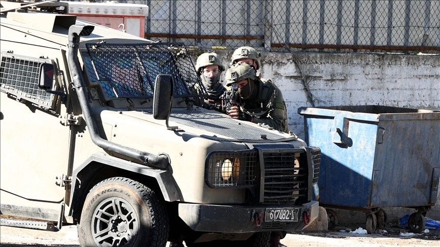 الضفة.. إصابة فلسطينيين اثنين واعتقال 3 آخرين في اقتحامات إسرائيلية