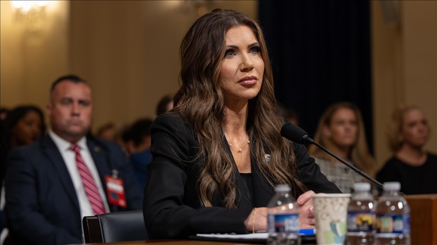 US House Democrats warn Trump to fire Homeland Security chief or face impeachment push