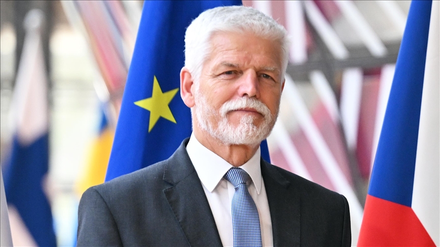 Czech president considers criminal complaint for alleged blackmail by foreign minister